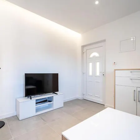 Apartman 1 Bedroom Cozy In